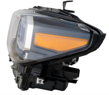 Charger l&#39;image dans la galerie, 2020-2022 Nissan Versa head lamp halogen passenger side RH