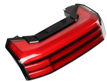 Charger l&#39;image dans la galerie, 2021-2023 Toyota Sienna tail light outer LE/XLE passenger side RH